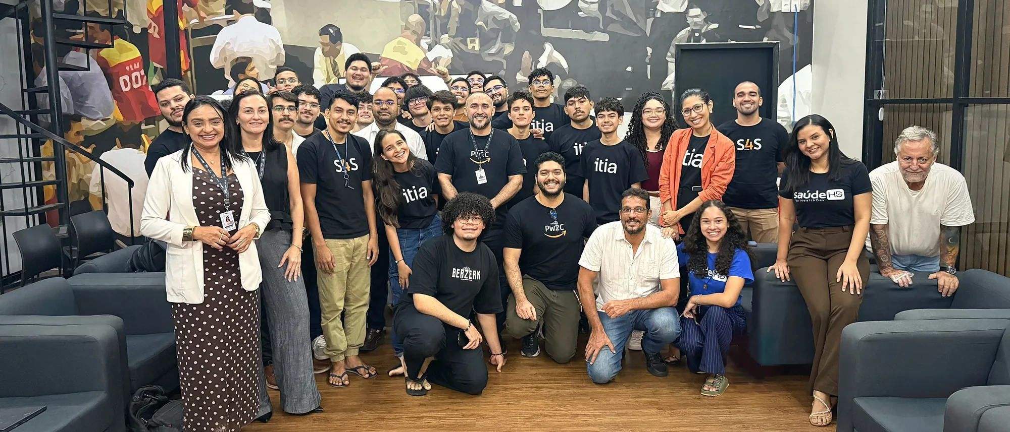 Time da healthdev e parceiros reunidos num encontro em Fortaleza